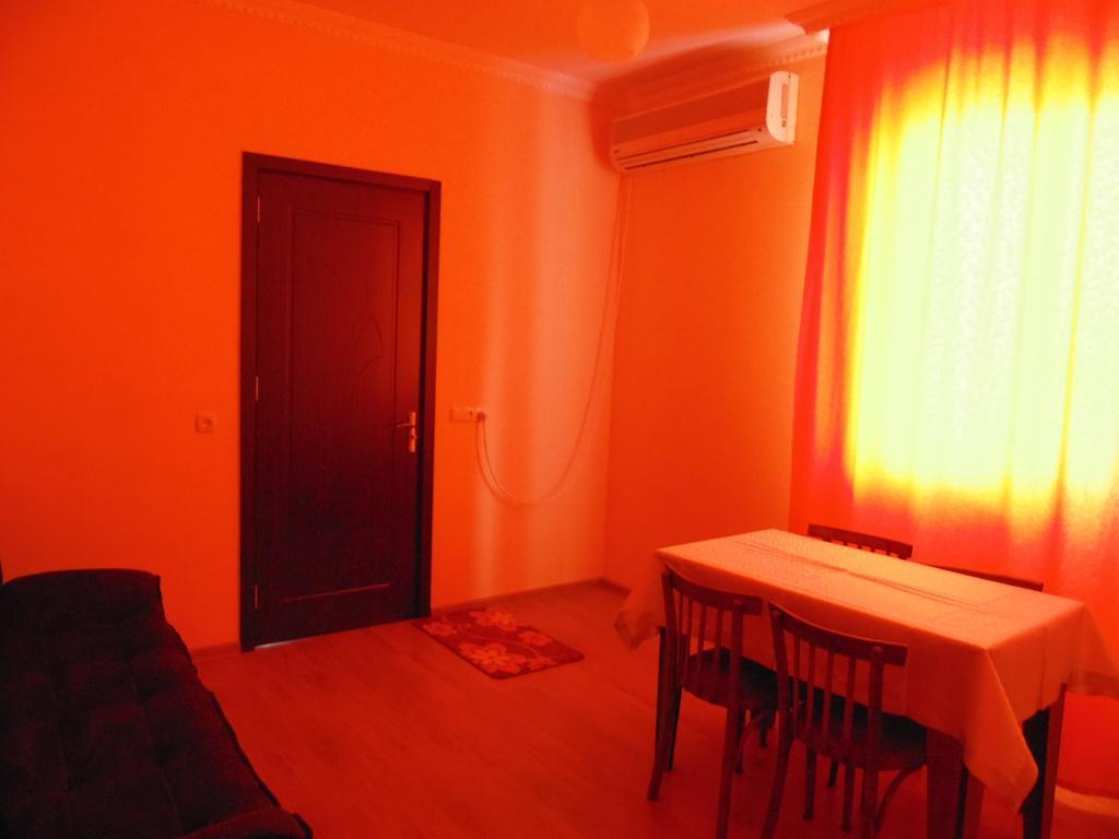 Apartment Merabi Batumi Cameră foto