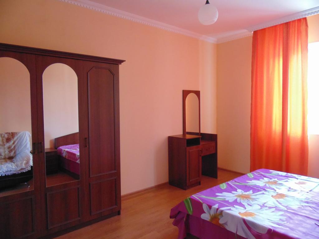 Apartment Merabi Batumi Cameră foto
